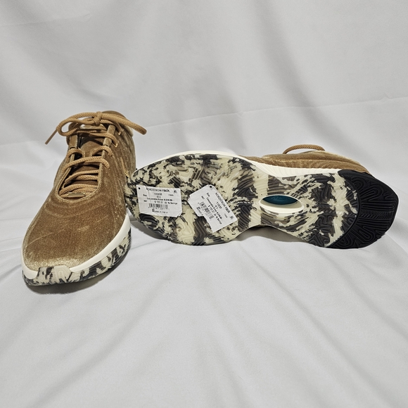 Nike The Shop x LeBron 21 'Nobility' Athletic Shoes - Picture 7 of 9